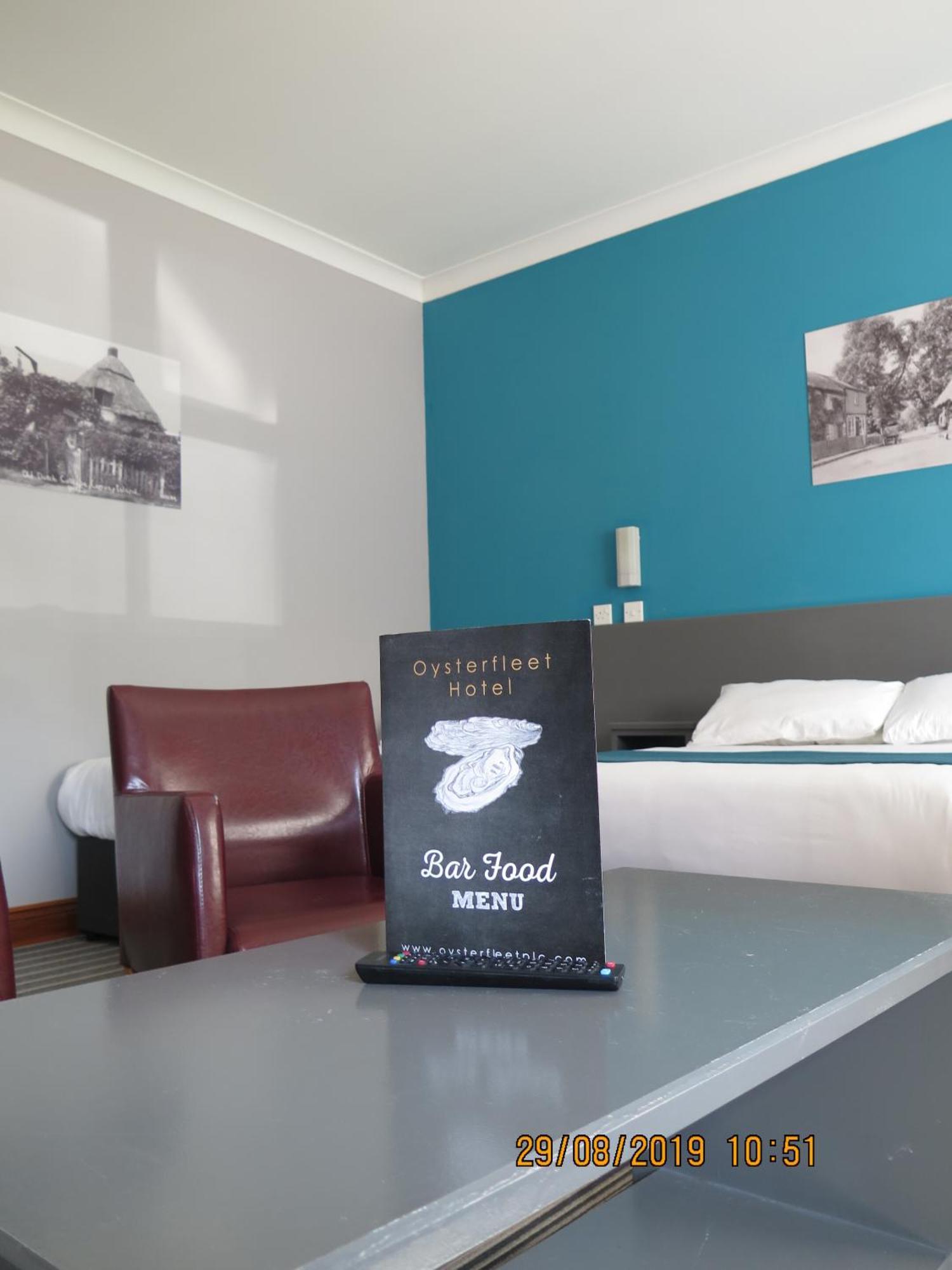 Oyster Fleet Hotel Canvey Island エクステリア 写真